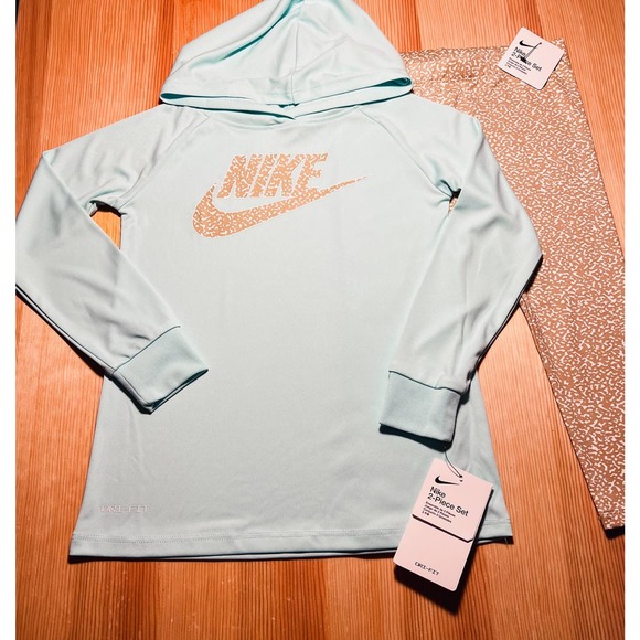 Nike Girl Dri-FIT Tunic and Leggings Set - Picture 2 of 8